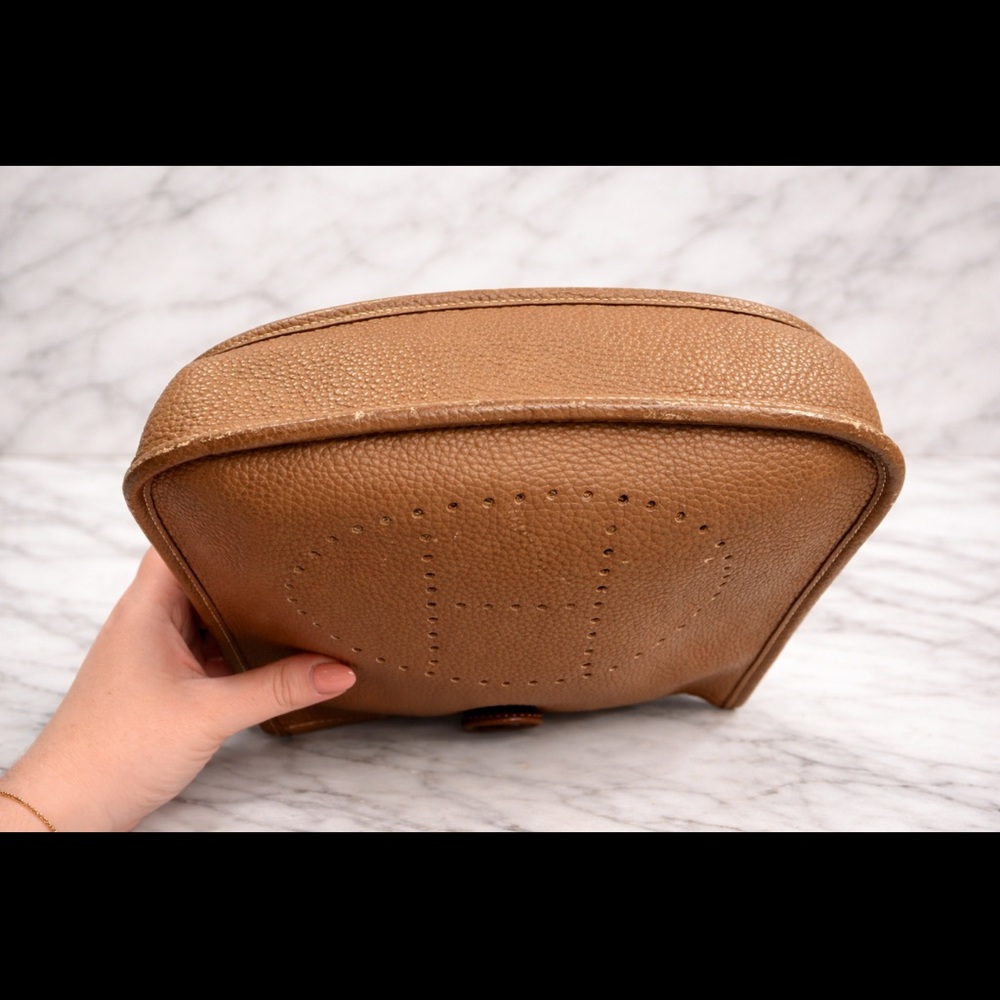 Hermès Evelyne III PM 29 Gold Clemence Leather Crossbody Bag Palladium Hardware - Picture 6 of 11